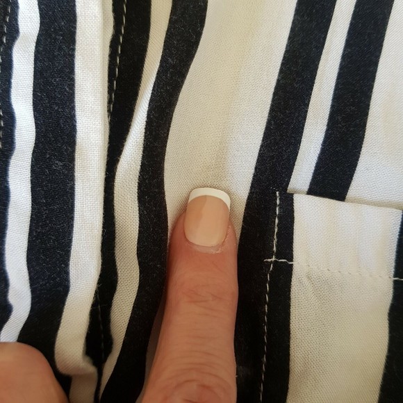 Forever 21 Womens Cropped Twist Hem Blouse Short Sleeve Stripe Sz Medium Collar - Picture 9 of 12